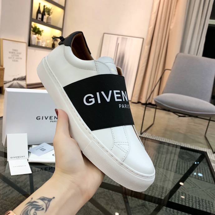 Givenchy Sneakers